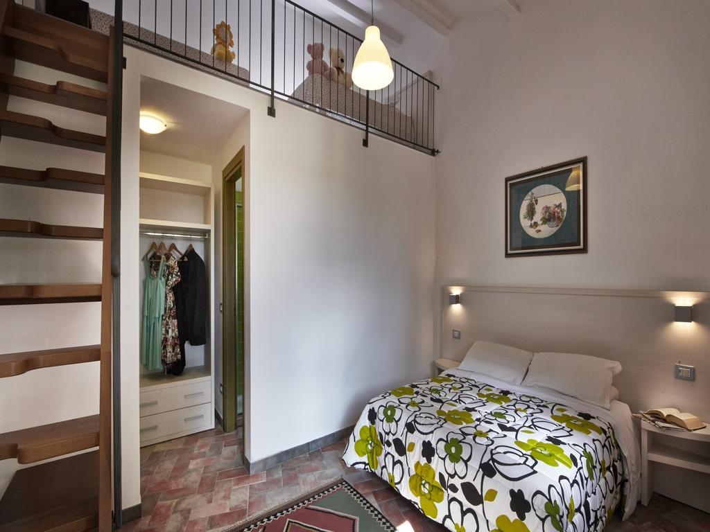 B&B Ai Condotti Di Pisa Da Filippo San Giuliano Terme Rum bild